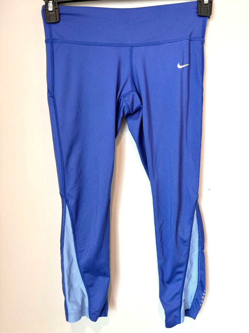 Nike Women’s Dual Tone Blue Athletic Dri-fit Capri Leggings - Picture 1 of 3